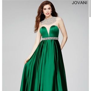 Emerald green prom dress